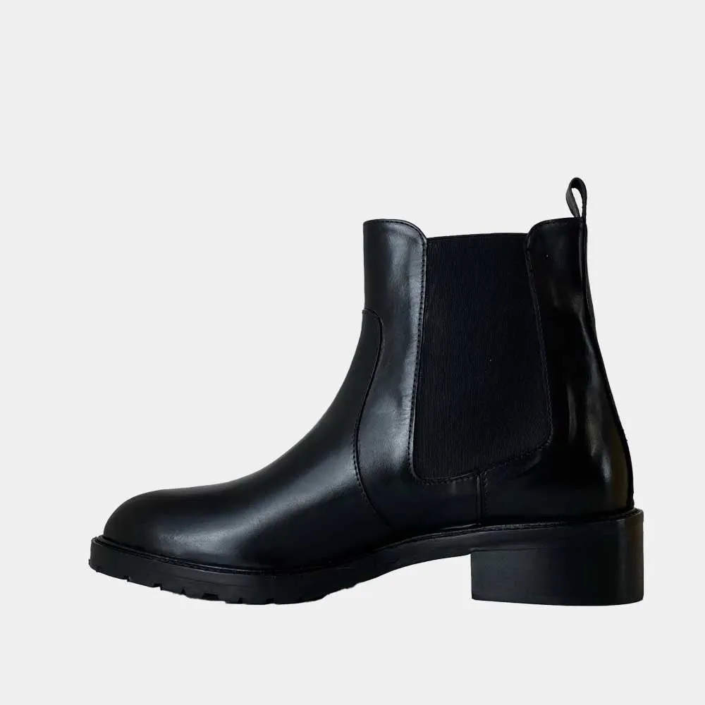 CHELSEA BOOTS ANN TUIL ARTIST