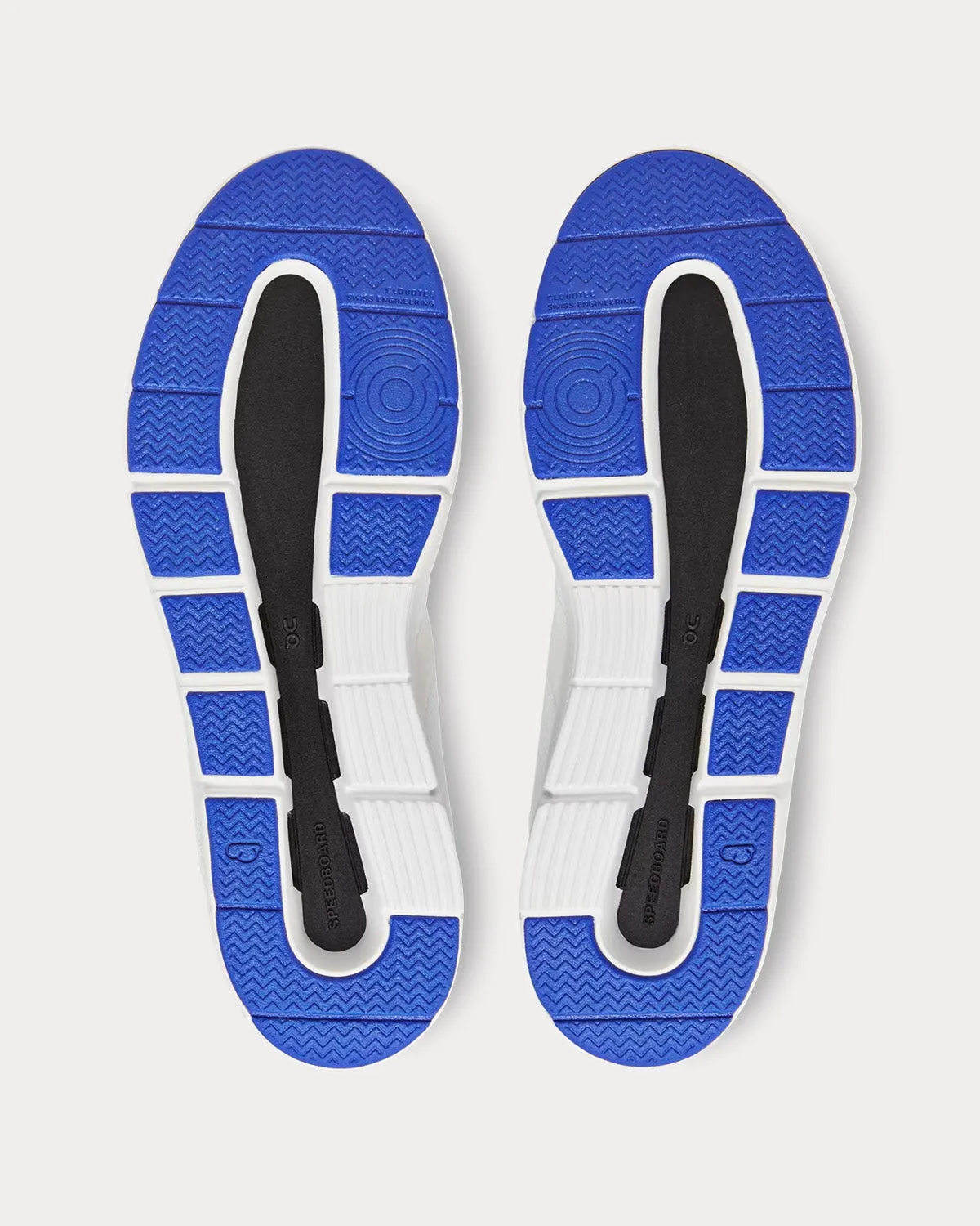 The Roger Spin Undyed-White / Indigo Low Top Sneakers